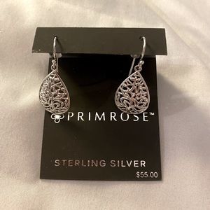 NEW Primrose Sterling Silver Dangling Earrings🤍